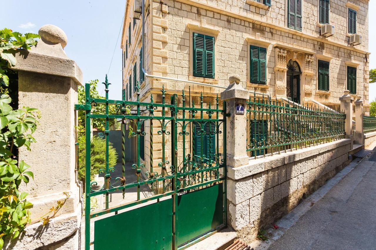 Apartment&room Lukre