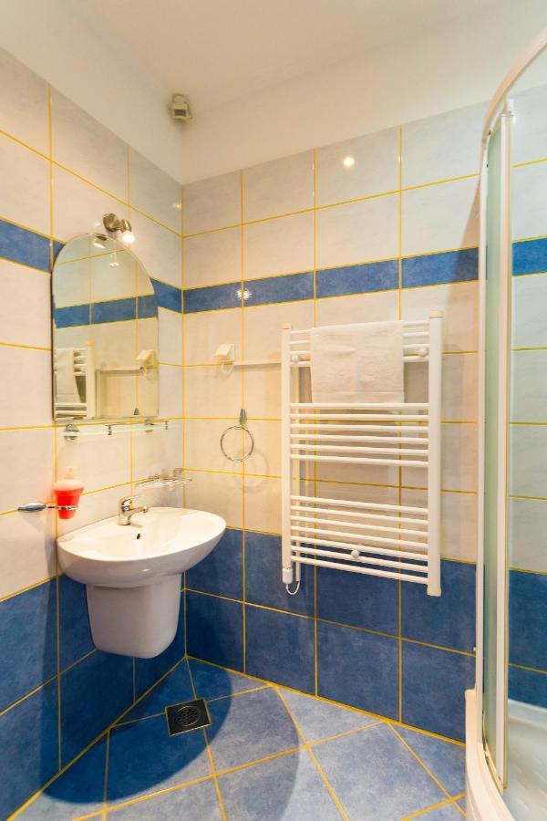 Gjestgiverier Apartment&room Lukre